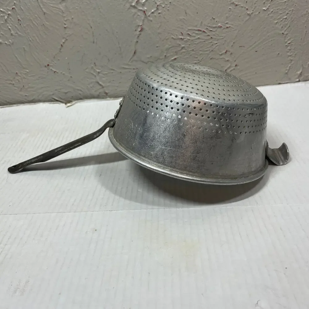 Aluminum‎ Utility Strainer With Handle & Hook